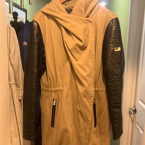 Vince Camuto Trenchcoat